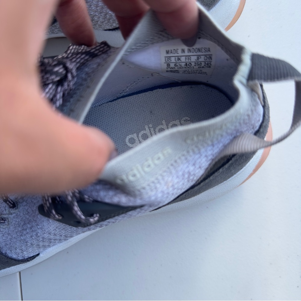 Adidas shoes - Picture 4 of 4